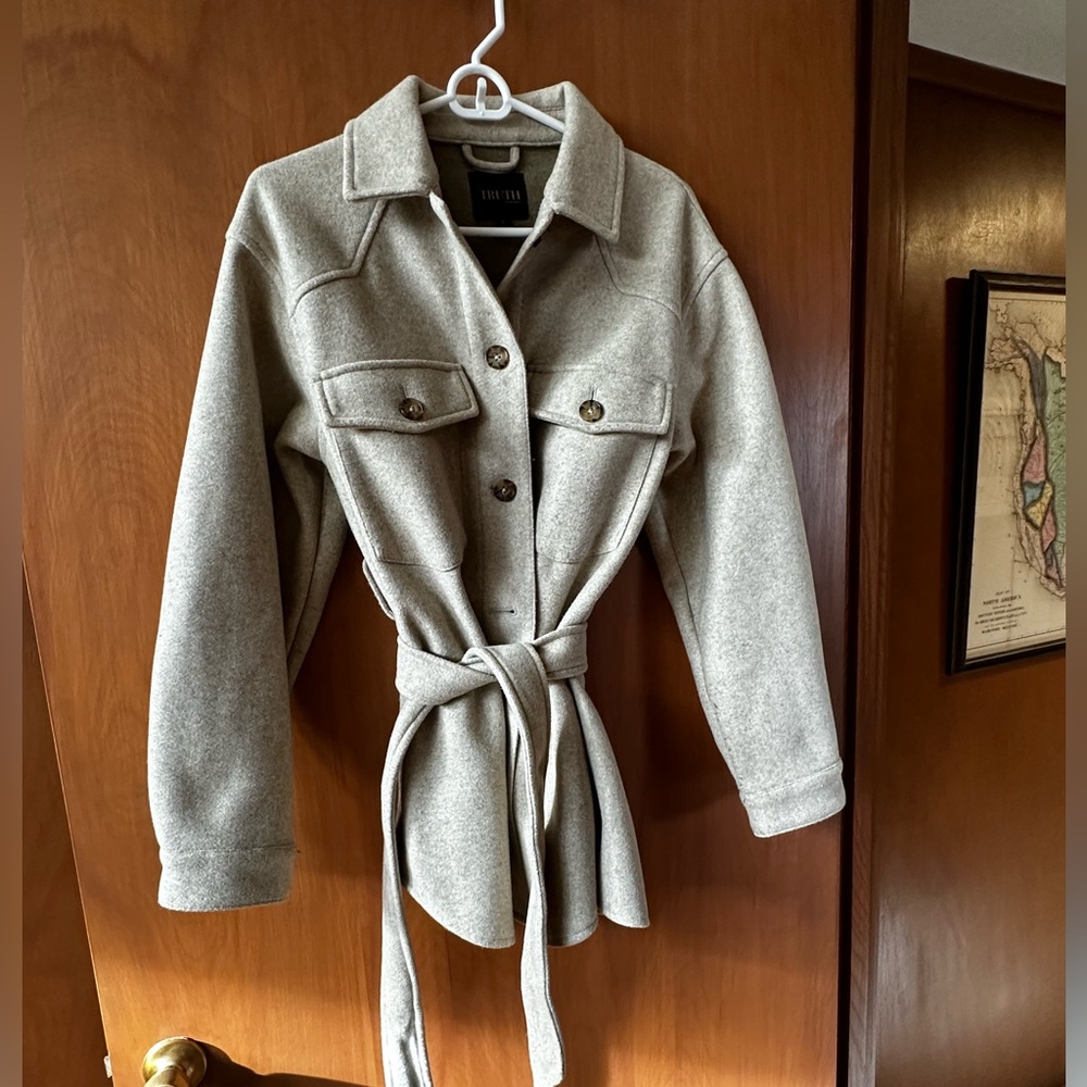 Truth by Republic beige shirt jacket shacket, Small